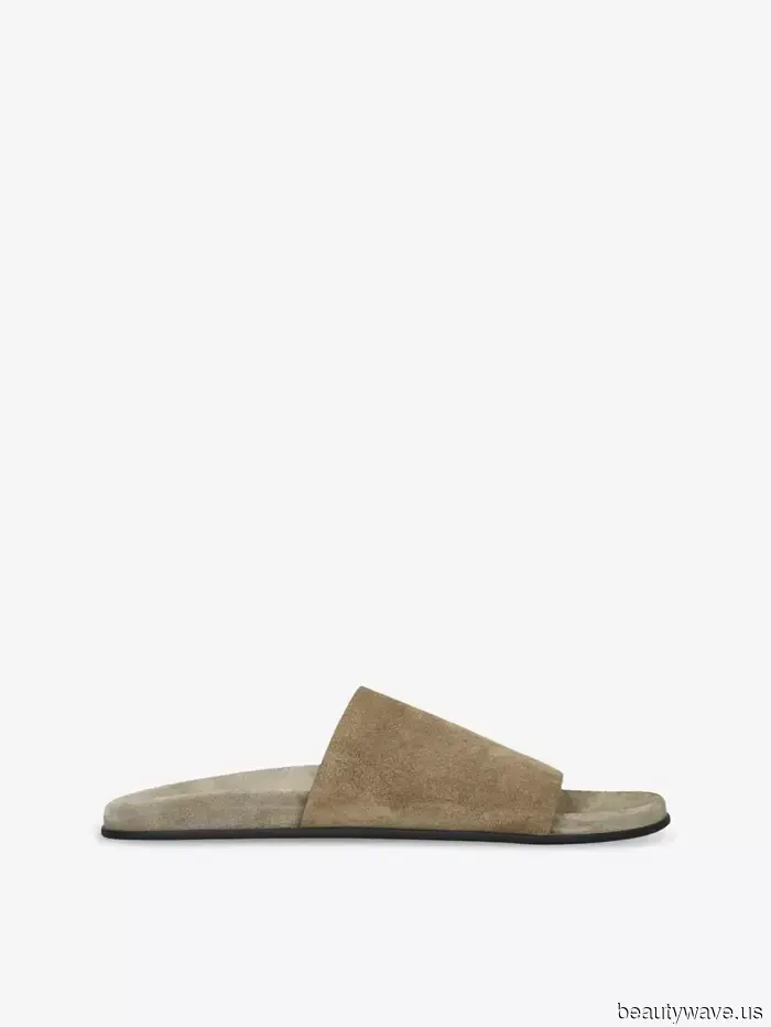 Bootcut leggings can appear odd with unsuitable footwear, but these five styles are stylish.