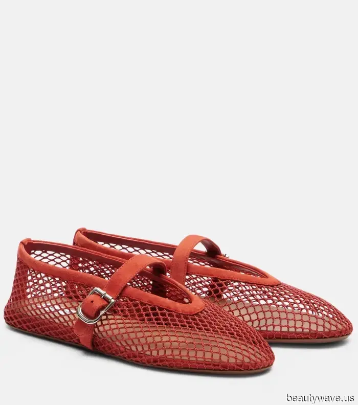 These 6 Summer Microtrends Will Show You're Attentive to Your Wardrobe