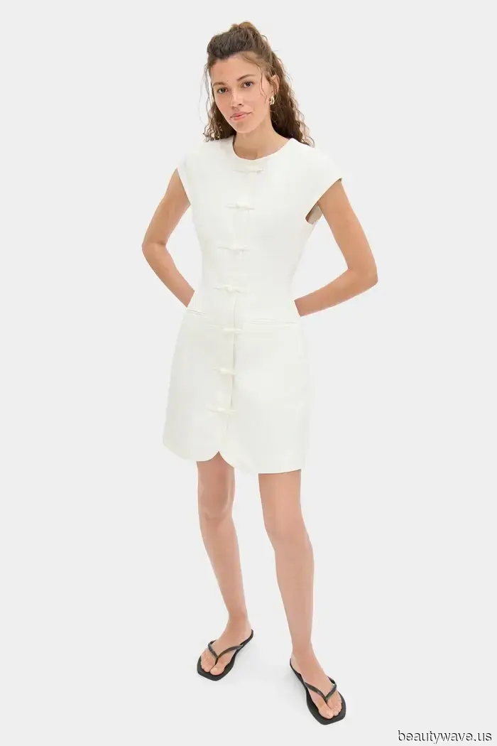 Improvvisamente, tutte le donne più eleganti di Londra sembrano possedere questo elegante vestito di alta moda&mdash;ma sta vendendo rapidamente.
