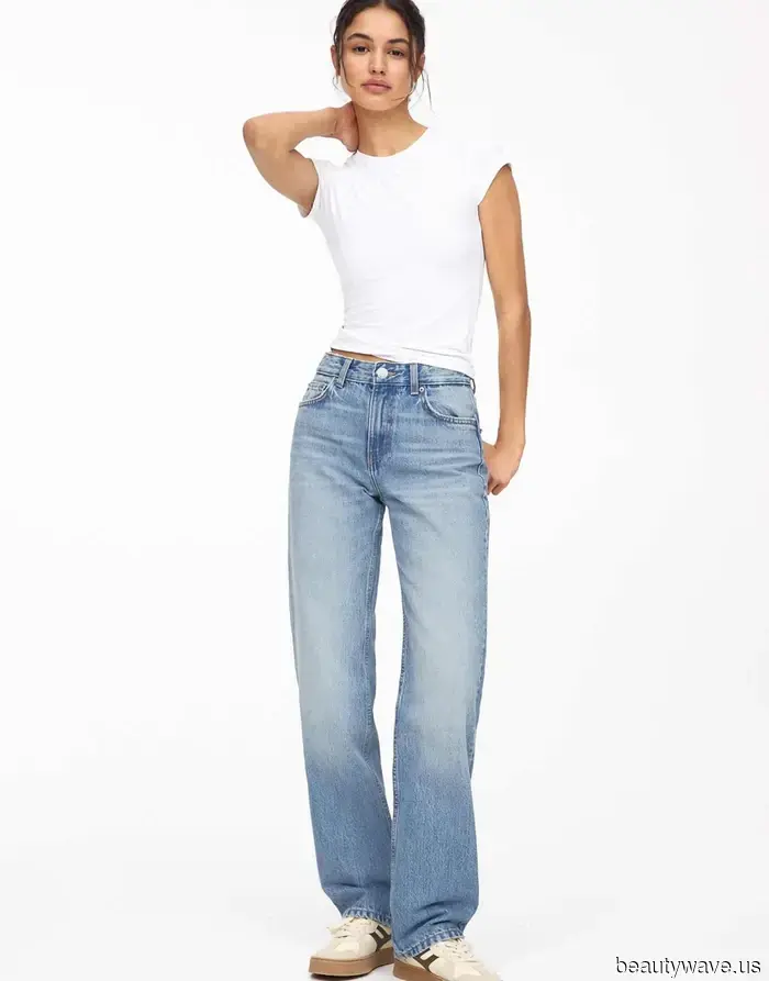 Fashion enthusiasts in Copenhagen have recently been pairing these 5 types of shoes with jeans.