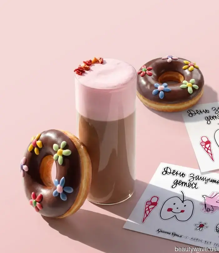 "Crunchy Dream" and the charitable foundation "Anton is Nearby" have released limited edition donuts.