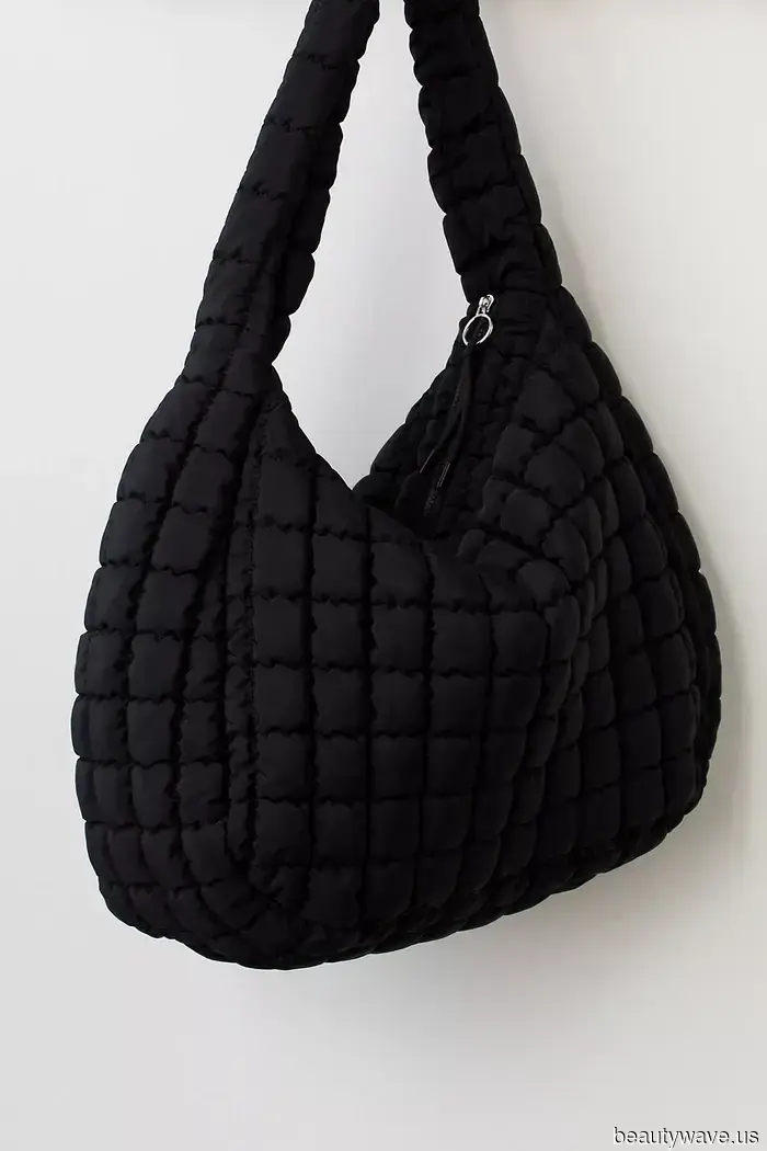 Questi 5 outfit dimostrano che la "scarpa brutta" preferita dalla moda appare così elegante con il denim.