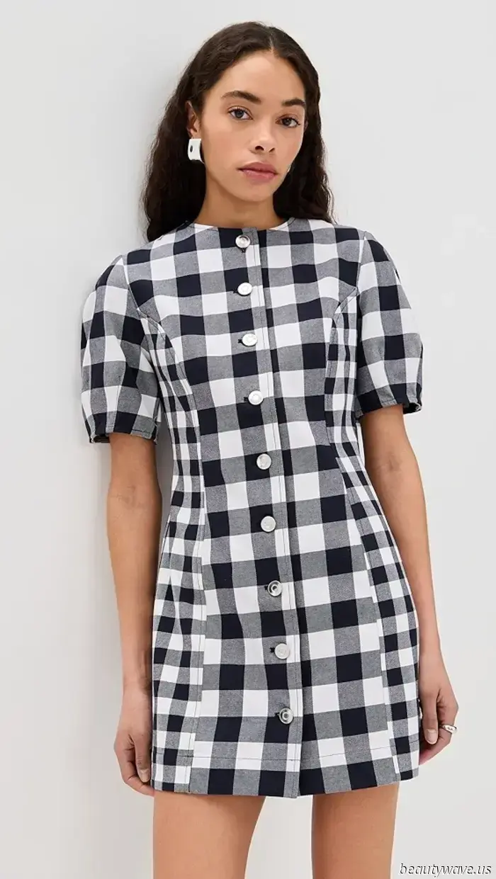 If you have a classic style, I can already tell that your summer outfits will include this it print.