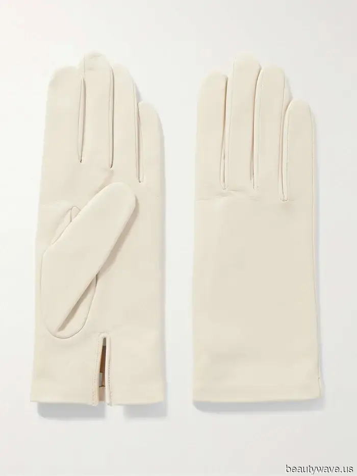 5 Accessories That French Women Are Currently Using to Elevate Their Simple January Outfits with Chic Style