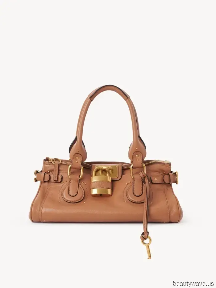 Not Suede, Not Leather: The "Perfect" Winter Sneaker Trend That Tate McRae Paired With Wide-Leg Jeans