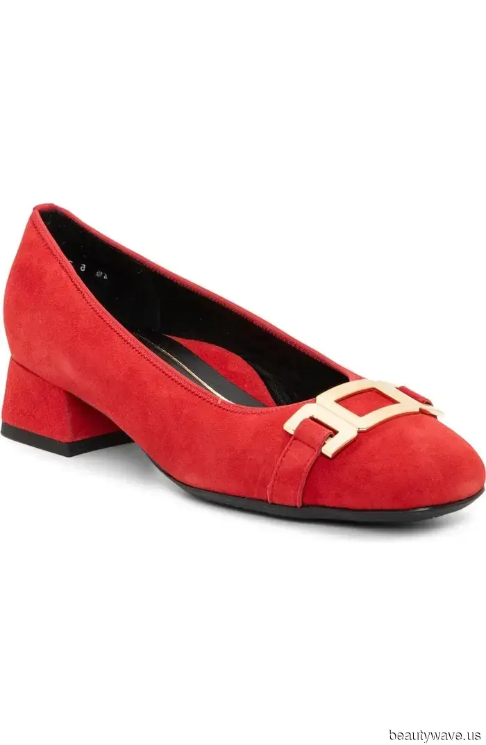 Los tacones negros están bien, pero la gente de moda sabe que este color de zapato se ve mucho más elegante con cada básico del armario.