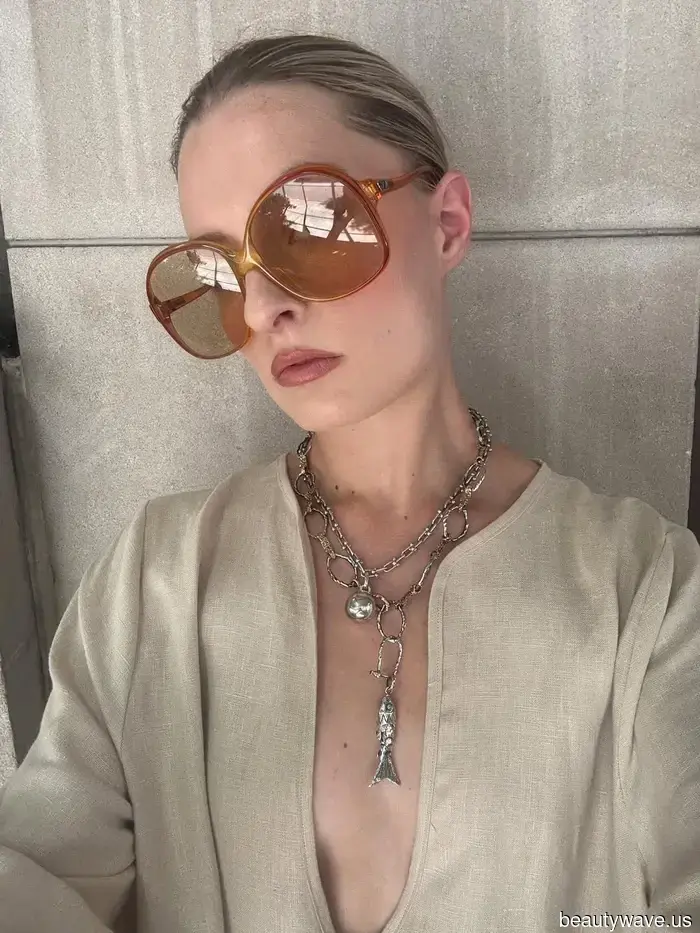 De repente, las vestidoras elegantes están usando estas 7 tendencias de joyería para hacer que sus atuendos de verano se sientan nuevos.