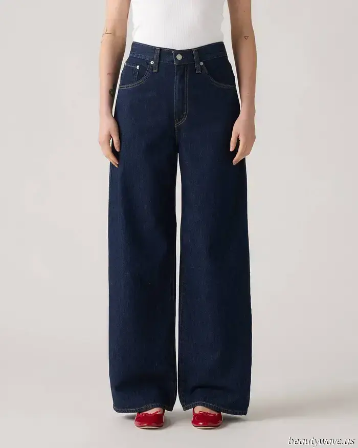 Bis zum nächsten Sommer, hell gewaschene Jeans — für den Herbst ist das der einzige Denim-Trend, der zählt.