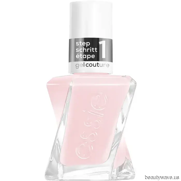 Entschuldigung, Ballettschuhe&mdash;ich greife diesen unbestreitbar schicken Essie-Nagellack diesen Winter.