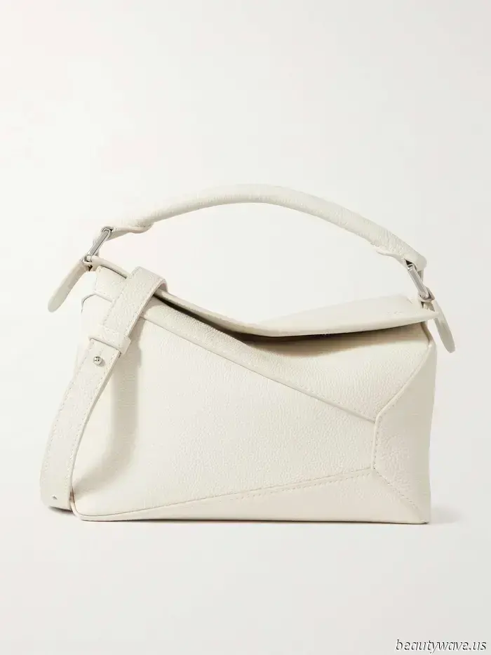 This Loewe bag is a favorite among fashion enthusiasts—I put it to the test to determine if it lives up to the hype.