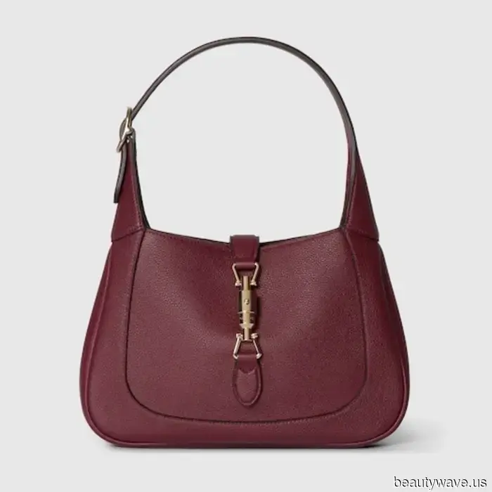 La bolsa de mano que pasa desapercibida que las personas elegantes están llevando para verse sofisticadas en este momento.