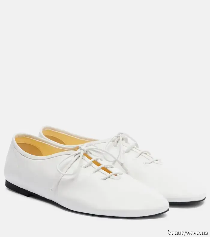 Non mocassini, non ballerine&mdash;Questa è la nuova tendenza delle scarpe flat del 2026