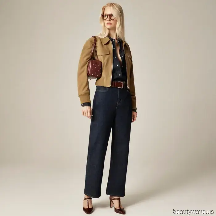 This denim wash will make you look like a fashionista this winter.