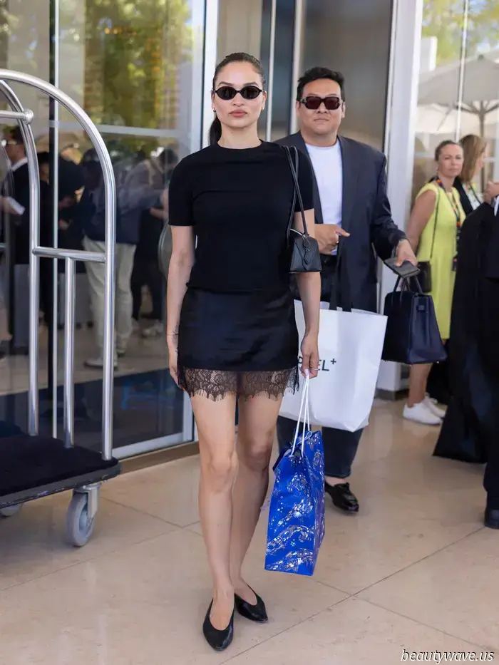 Daily, I notice yet another stylish individual sporting this romantic skirt trend.