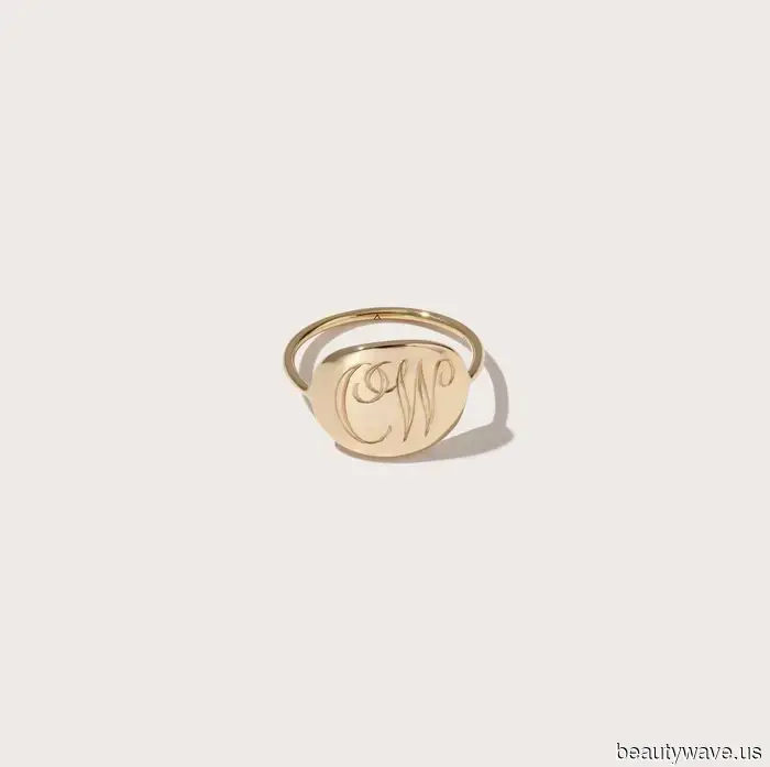 Indeed, blue skinny jeans have made a comeback—here are 7 outfits that keep them feeling fresh in 2025.