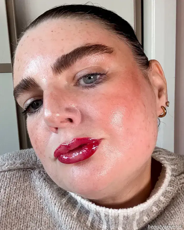 Non indossavo quasi mai il rossetto finché non ho provato questo trucco da esperto — ora le mie labbra non sono mai state così piene.