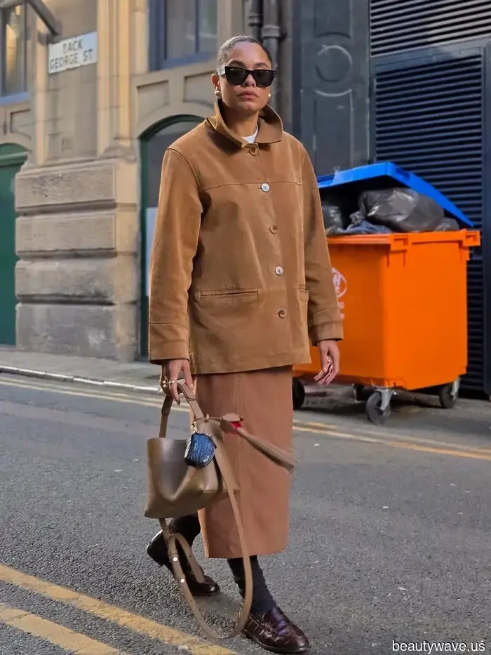 Clicca qui per la prova che questo sofisticato colore di scarpe funziona sia con i jeans che con i vestiti