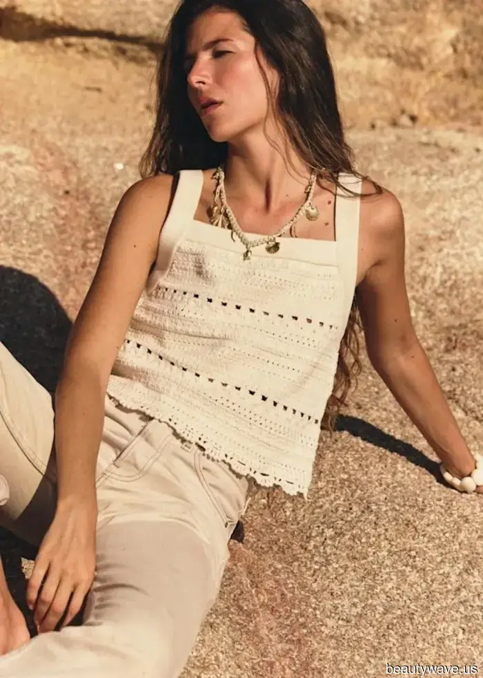 Lo he encontrado: La parte superior de chica francesa de culto que las mujeres en París usan para elevar jeans, pantalones de lino y faldas.