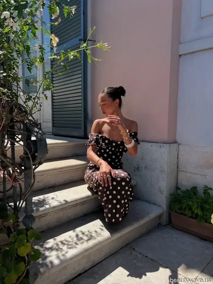 If you plan to sport polka dots this spring, style them like this.