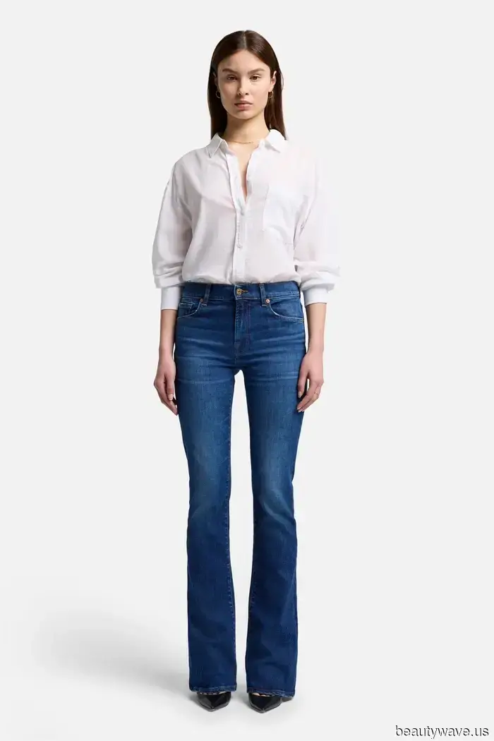 Coole Mode-Mädchen, die in L.A. leben, wählen dieses auffällig ähnliche Y2K-Grundstück über Skinny Jeans.