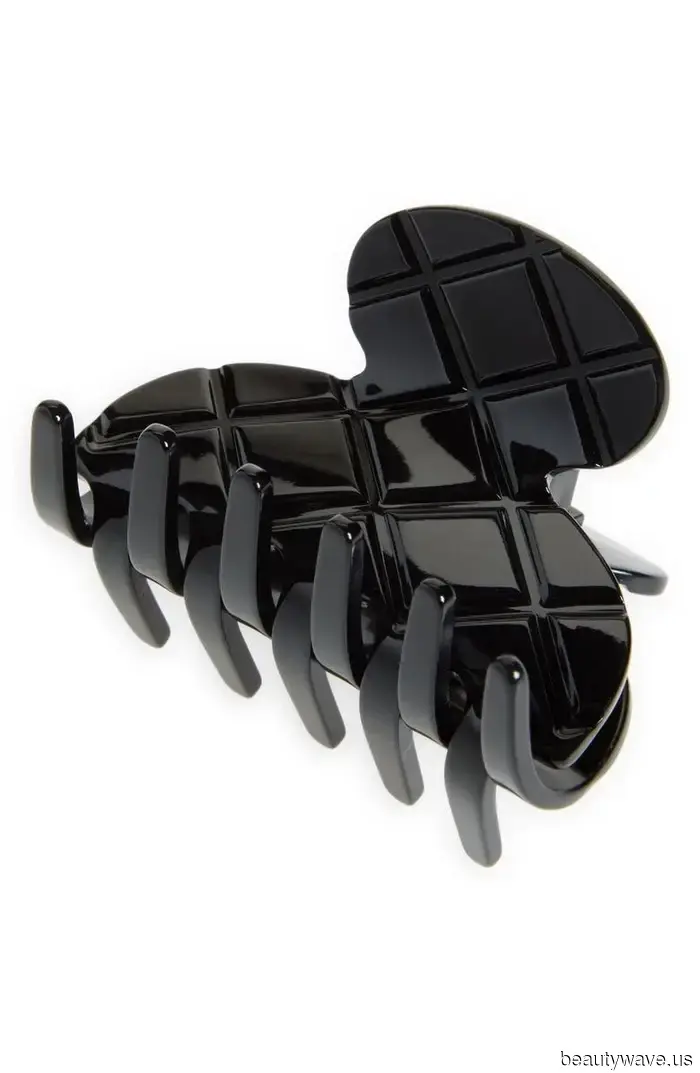 Last month, seven strangers complimented me at airports—here are 30 style and beauty products I credit for it.