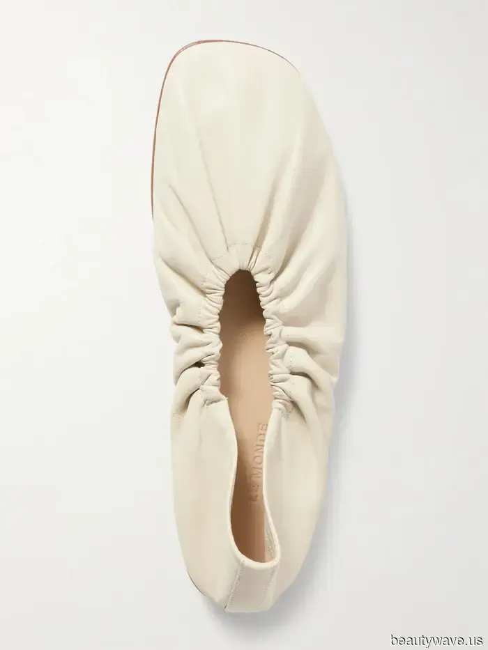 Con abiti e jeans, Alexa continua a tornare a questa tendenza di scarpe alla francese.