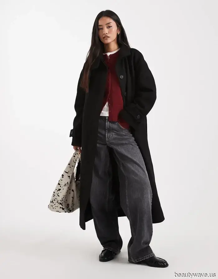 Camel trench coats will forever remain stylish, yet fashion insiders are replacing them with this more sophisticated option.