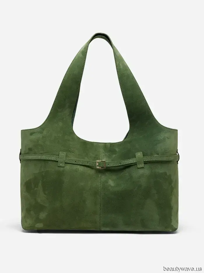 Apologies, Canvas Totes, but I'm confident that these 6 designer handbags will be sold out this summer.