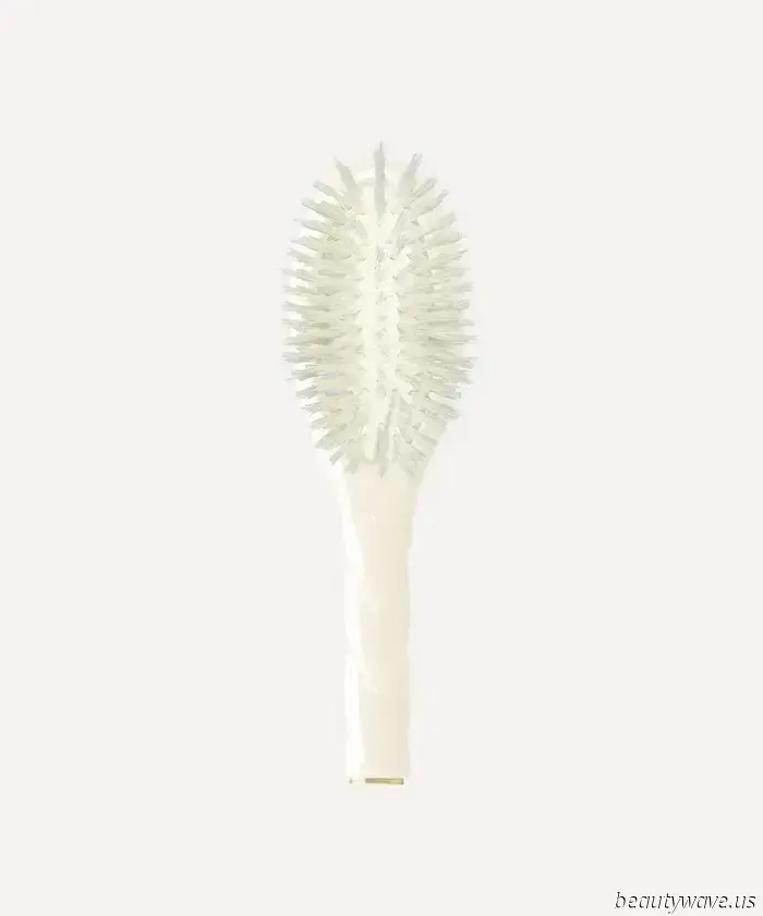 Apologies Labubu, this French hairbrush is the most stylish handbag accessory favored by fashionistas.
