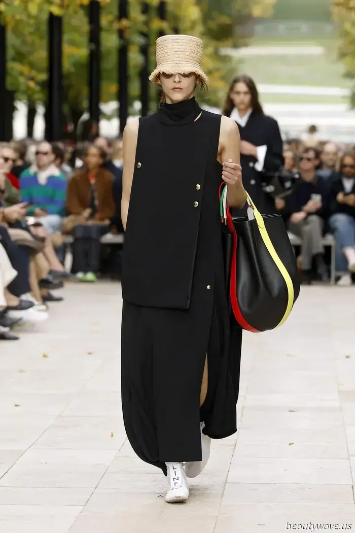 Foulard di raso, colori primari e sartoria morbida — Michael Rider continua a imprimere il suo marchio sul preppy-borghese…