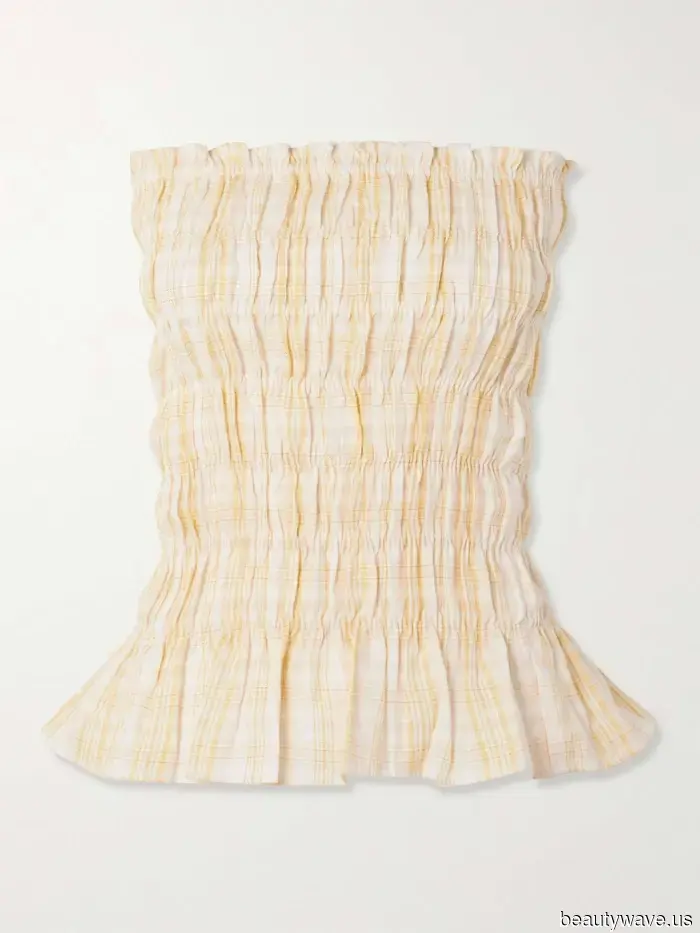 People are avoiding basic white tank tops in favor of a trend that enhances outfits significantly.