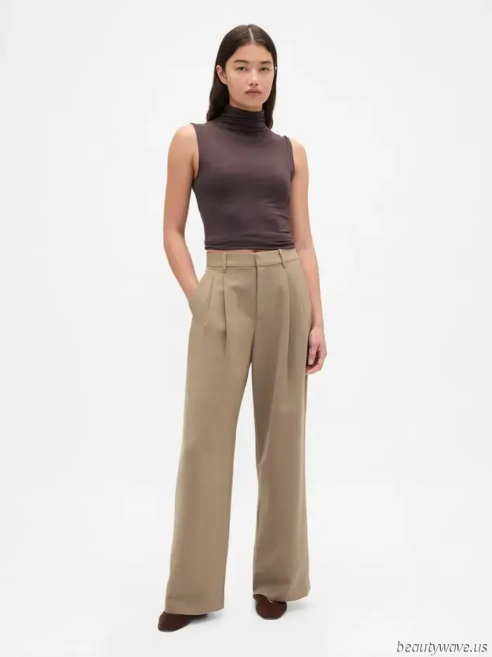 Zur Info: Modebewusste Menschen in Spanien tragen diesen eleganten Hosen-Trend anstelle von weiten Jeans.