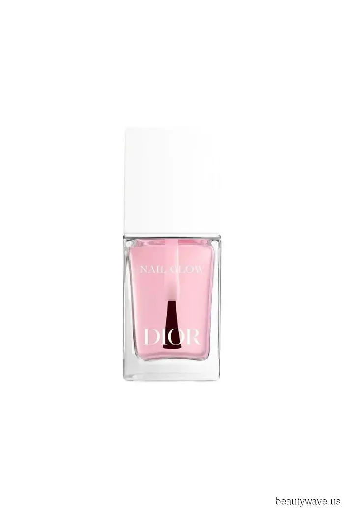 Я не требовательна к своим ногтям, поэтому я исключительно использую эти оттенки для ногтей, чтобы выглядеть ухоженной.