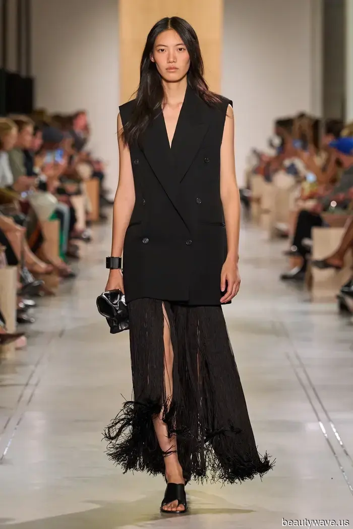 Pendant Necklaces, Desert Tones, and Pajama Ensembles—Michael Kors Introduces Natural Sophistication for Spring 2026
