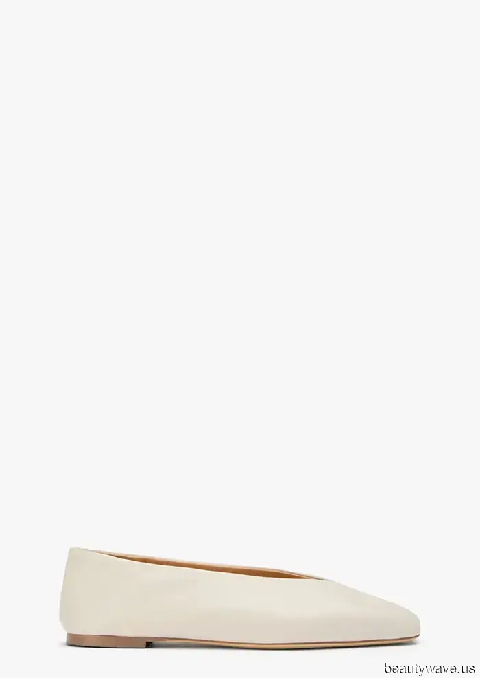 Weiße Jeans Plus Dieser flache Schuhtrend ist das Ticket, um jetzt wie eine Modeperson auszusehen.