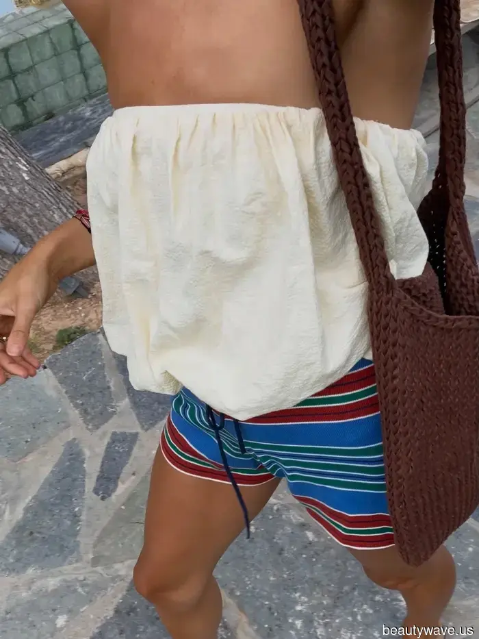 Halt die Spitze&mdash;Die It-Girls tragen stattdessen diesen schickeren Mikrotrend in all ihren Sommer-Outfits 2026.