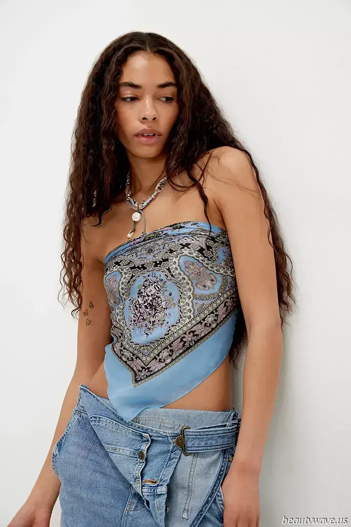The Most Fashionable Girls in New York Only Opt for This Summer Shirt Trick When Temperatures Reach 85°F.