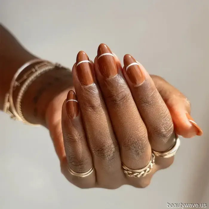 15 Dark Academia-Inspired Nail Designs That Bring to Mind Dusty Leather Volumes, Hidden Societies, and Multiple Plaid Patterns