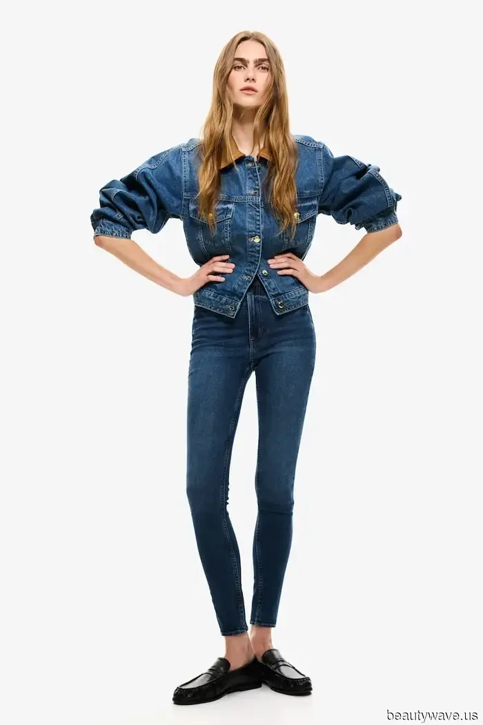 Secondo Alexa Chung, "I jeans skinny sembrano di nuovo giusti"&mdash;La sua scelta di scarpe basse li rende eleganti