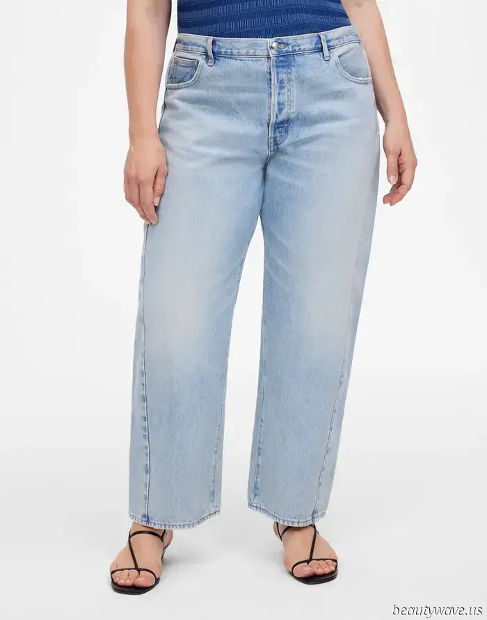 Black jeans are currently taking a break—this is the denim color trend that stylish girls are pairing with heels.