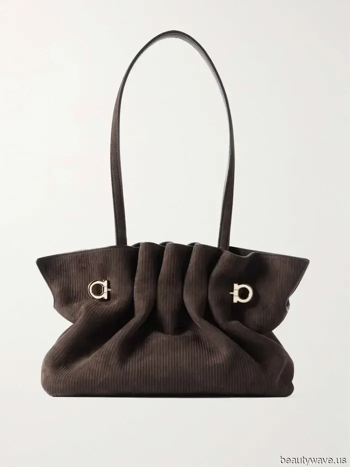 6 Chic, Effortless Items to Discover in a French Woman's 2026 Capsule Wardrobe