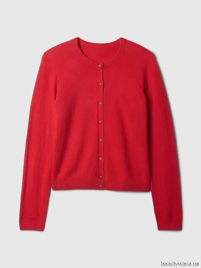 If you purchase the sweater trend that Kendall Jenner wore prior to October, I’ll recognize you as a fashion enthusiast.