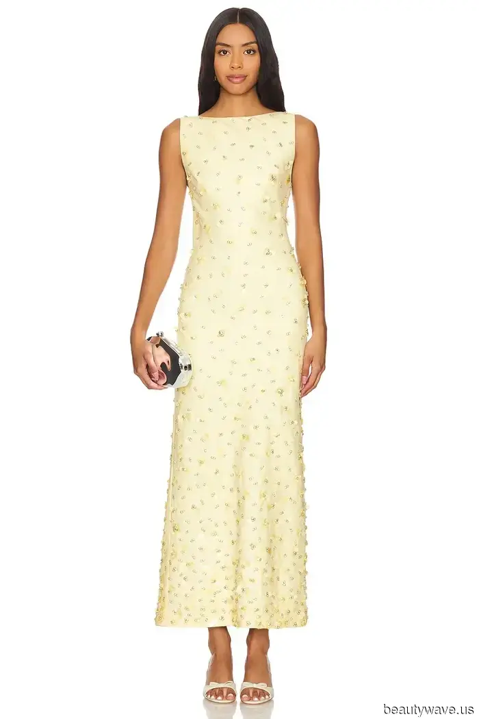 They Agreed—5 Dresses Worn by Real Brides for Their Engagement Photos