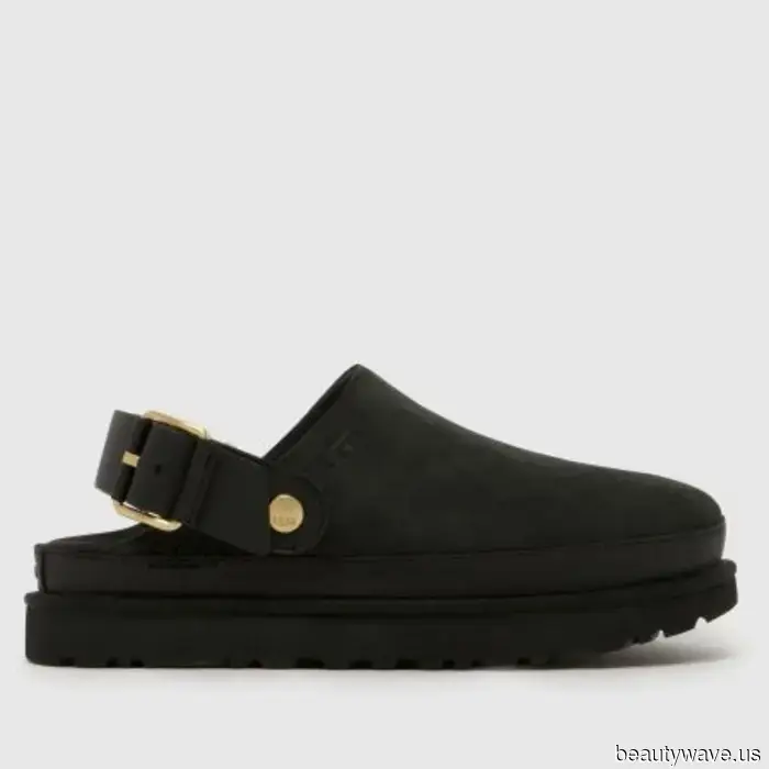 Fashion enthusiasts in their 20s and 50s are in consensus—this slip-on shoe simplifies airport attire.