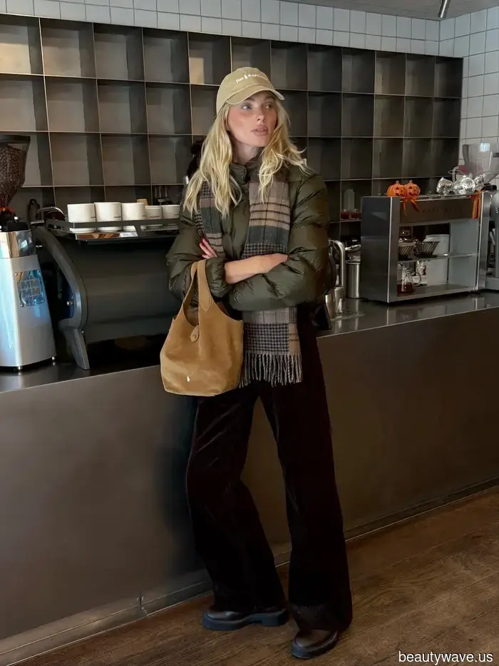 Tieni i leggings e le sneakers&mdash;Questo è il modo da It-Girl di indossare un piumino per l'inverno 2025