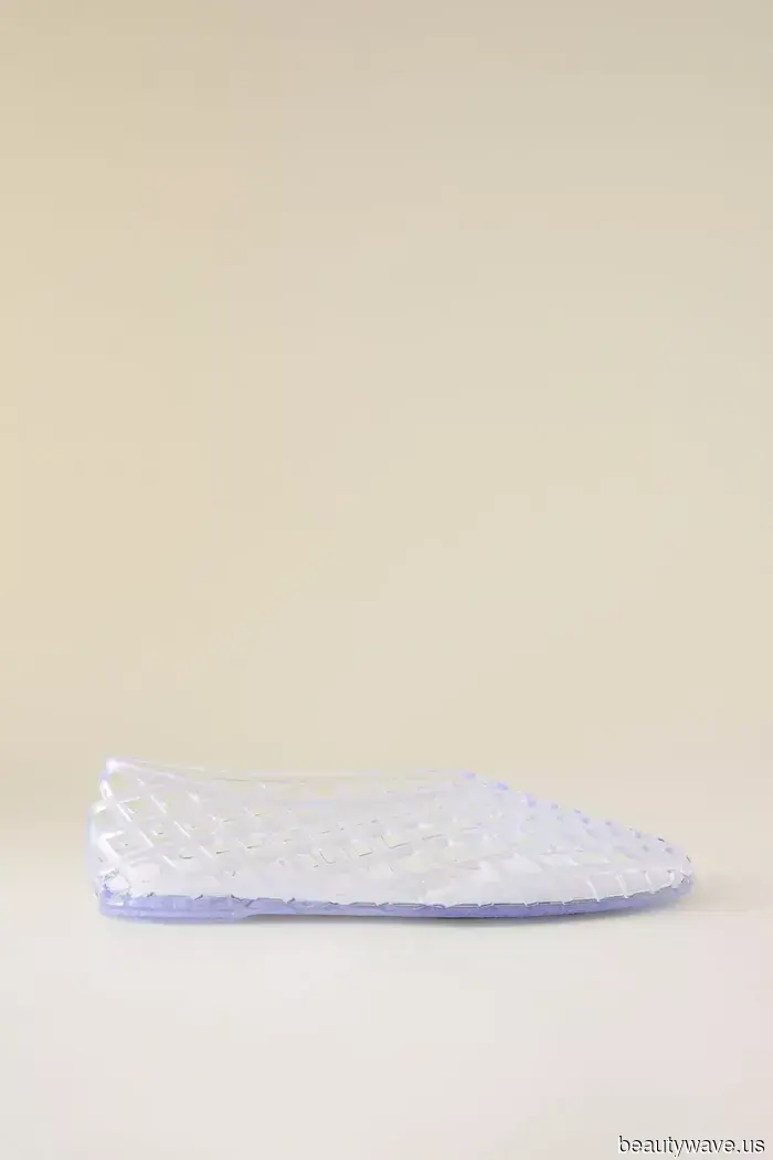 If you're tired of your ballet flats, here are five chic shoe trends to explore this spring.