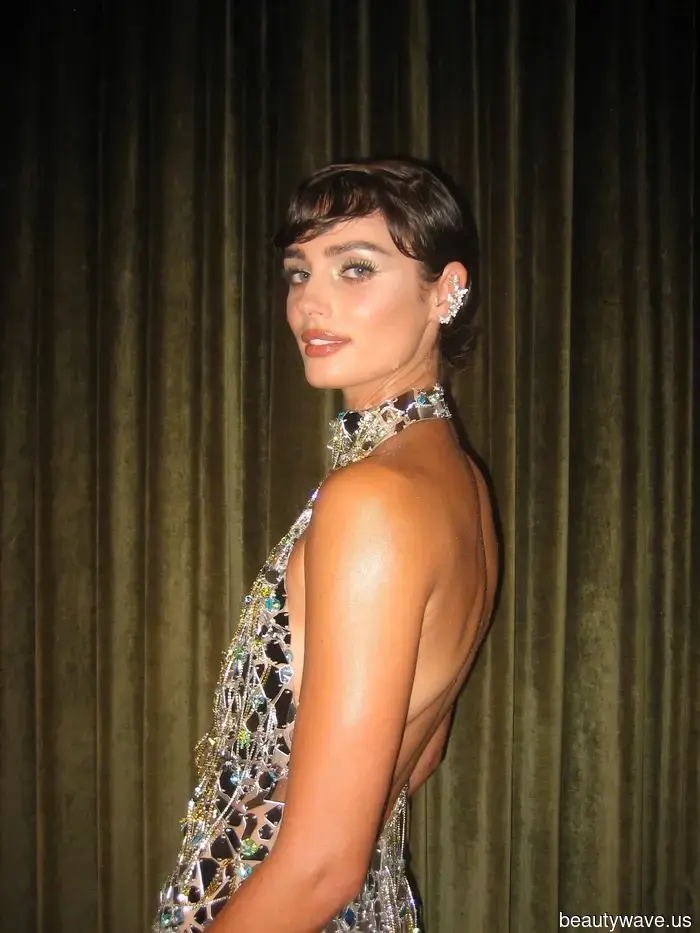 Da Gracie Abrams a Zendaya, tutti stanno tagliando i capelli in un "Elfin Bob" per la primavera.