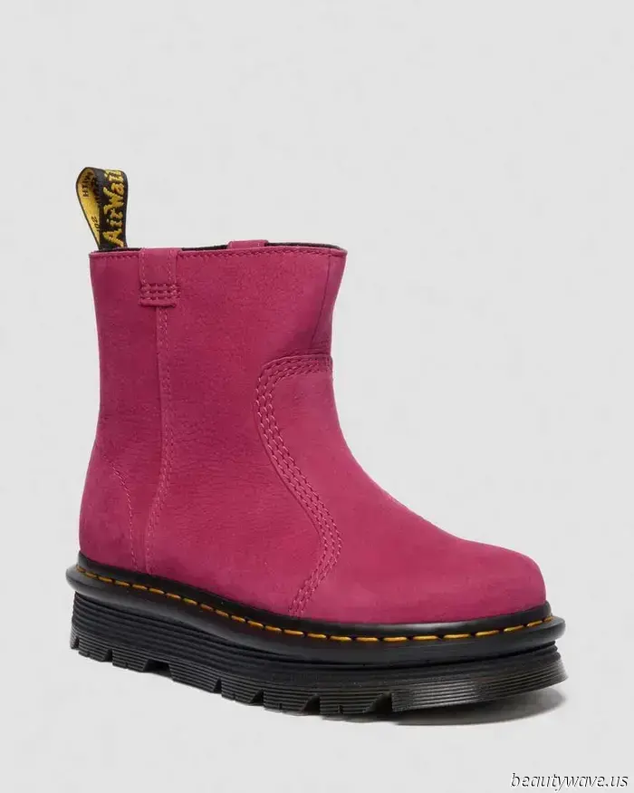 Get Cozy: Editors Are Racking Up Over 10K Steps in These Stylish Boots