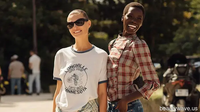 To Achieve a Fashionable Look This Fall, Style Your Denim This Way.
