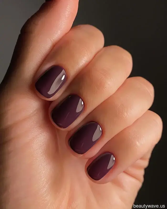 Es ist Zeit, deine Nagelfarbe zu wechseln&mdash;das sind die 6 Farben, die diesen Herbst dominieren werden.